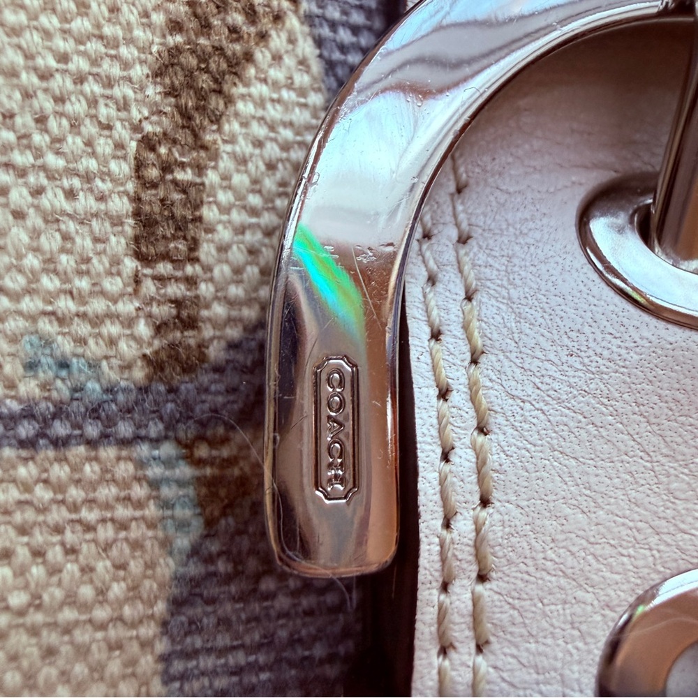 COACH | Soho Optic Art Linen Wallet - Picture 4 of 16